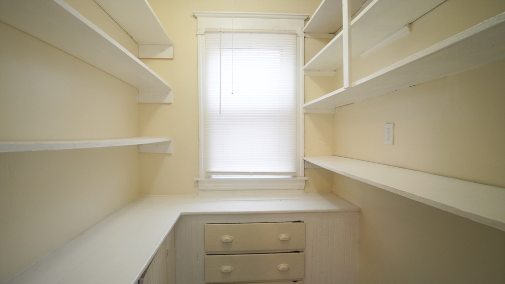 75-77 Sycamore Street Springfield, MA 01109 - Photo 6 of 40