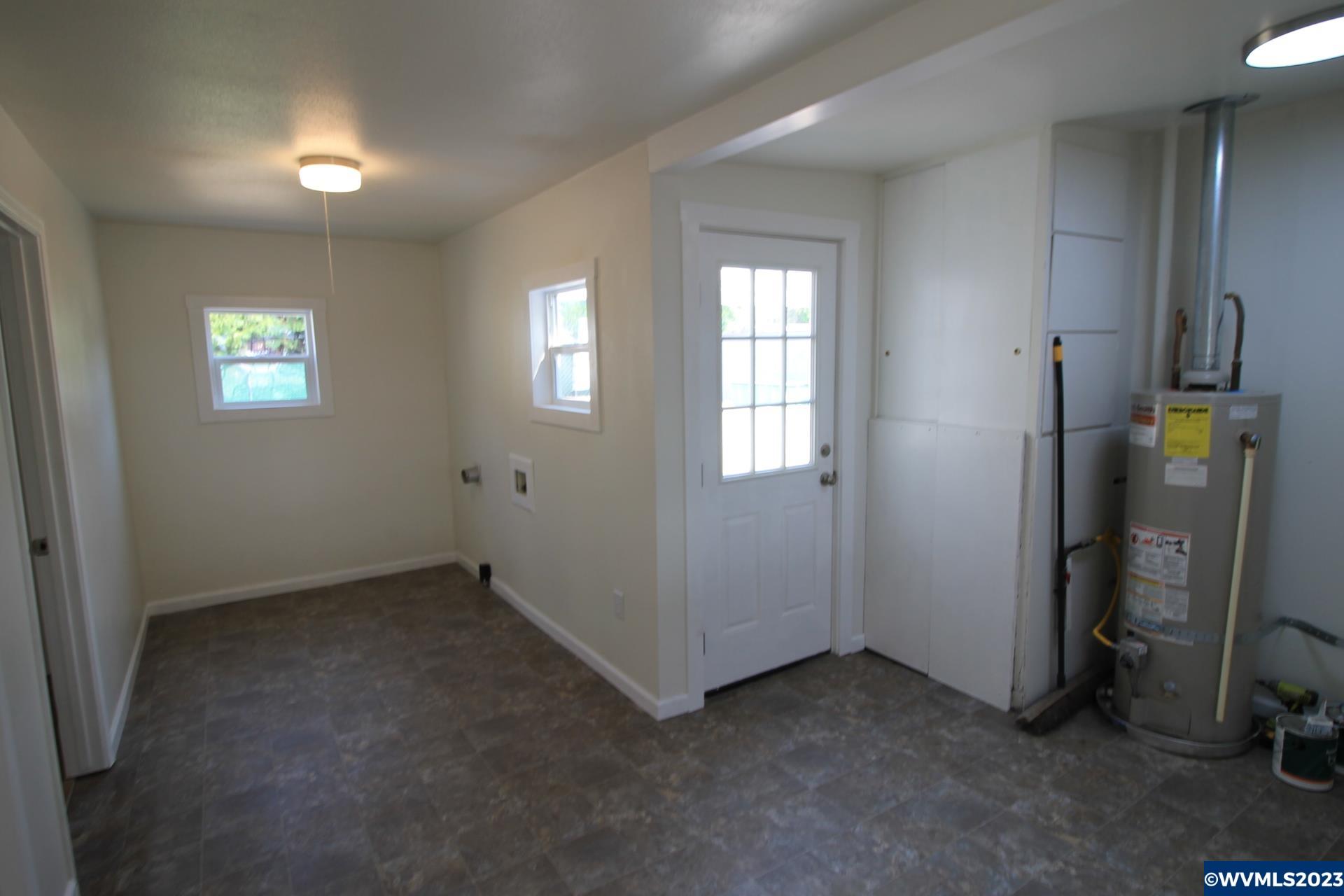 311 Gilbert Street Lebanon, OR 97355 - Photo 25 of 33