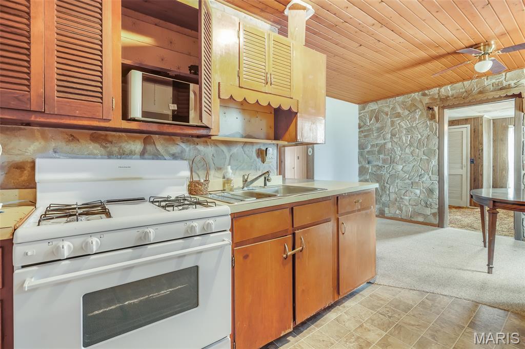 322 Main Street Harvel, IL 62538 - Photo 11 of 21