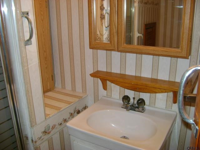 15 Jones Road Halfmoon, NY 12065 - Photo 7 of 25 Photo 7