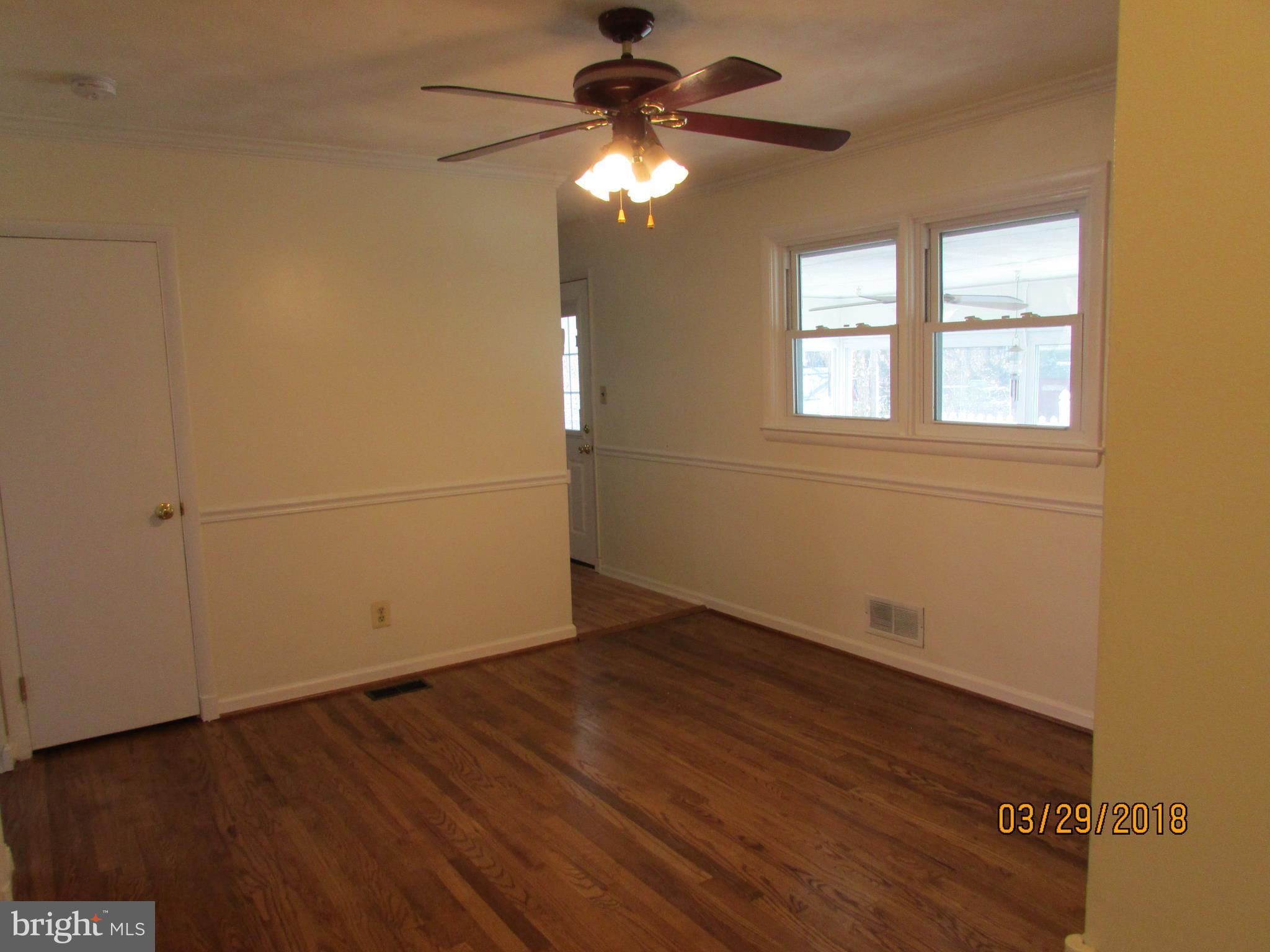 4251 Darleigh Road Baltimore, MD 21236 - Photo 5 of 30 Dining Room