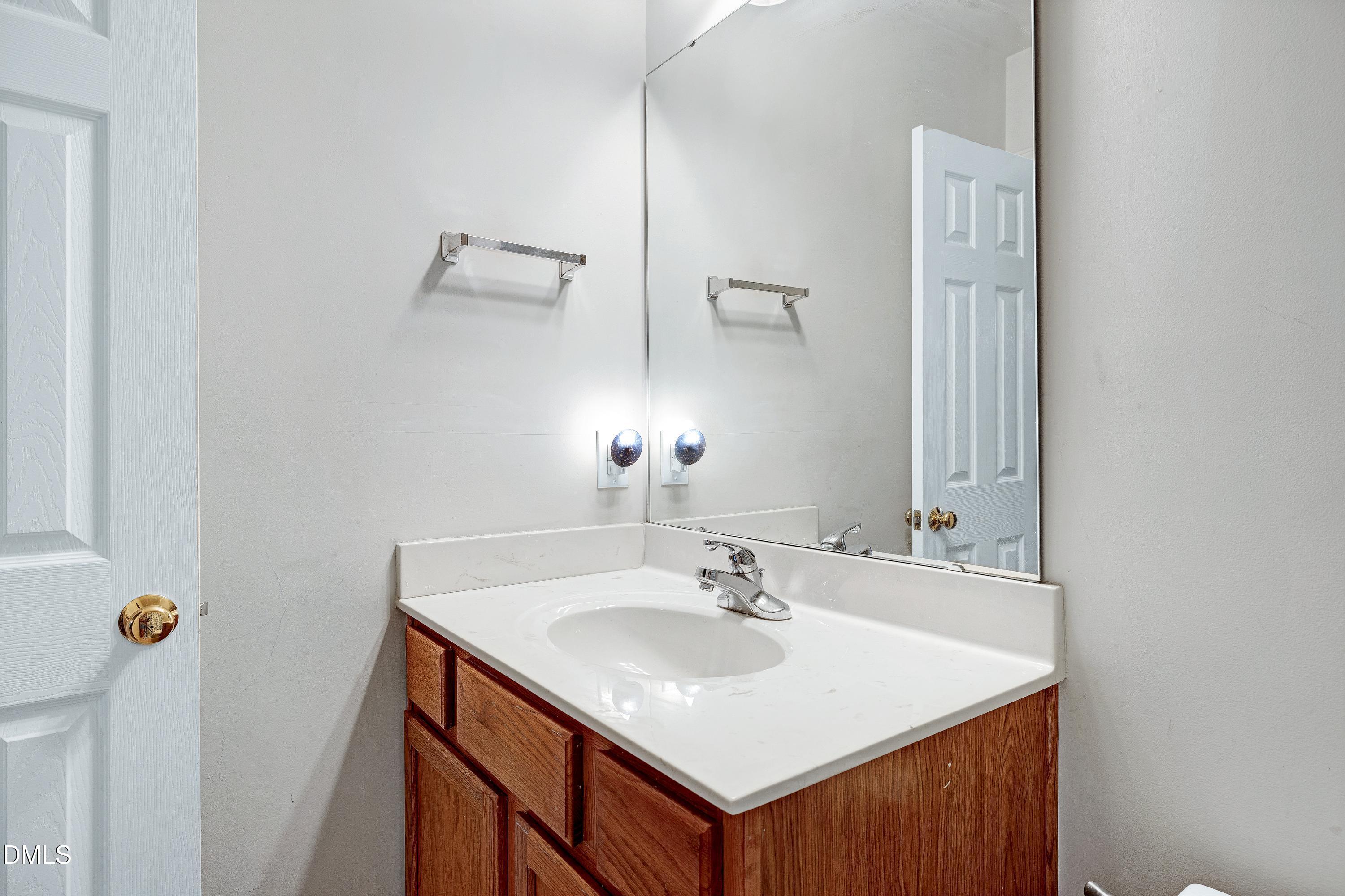 5322 Goldenglow Way Raleigh, NC 27606 - Photo 29 of 39 Scene-43