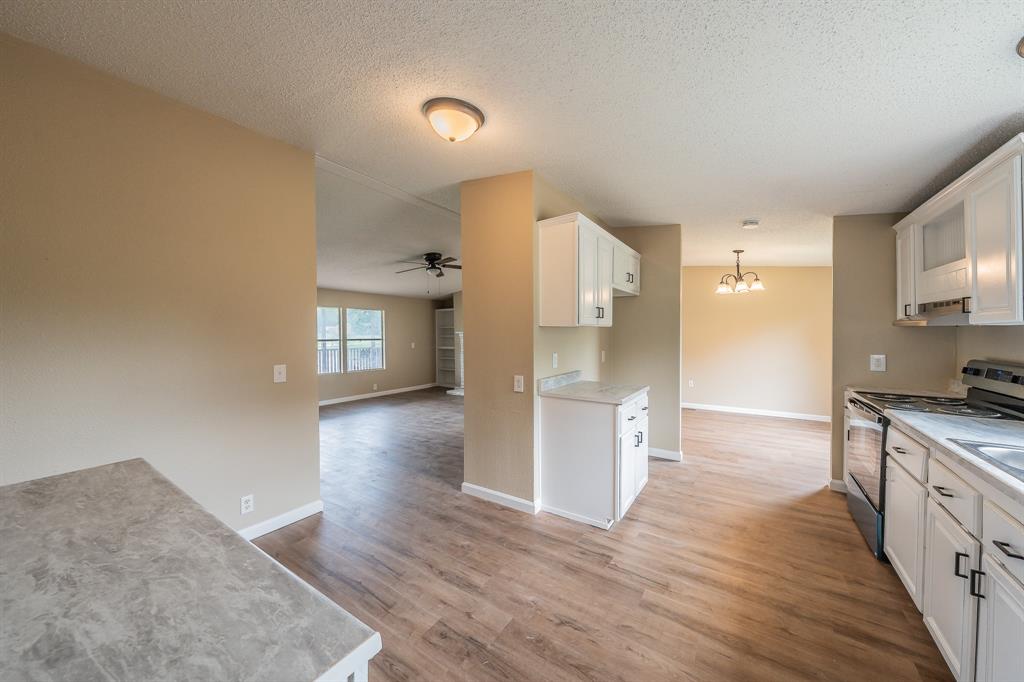 153 Clay Court Springtown, TX 76082 - Photo 15 of 38