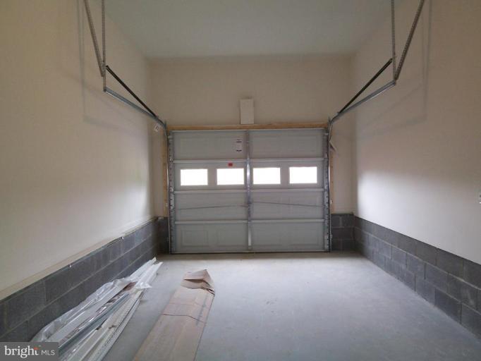 141 Gibson Road Inwood, WV 25428 - Photo 6 of 12 Garage 1
