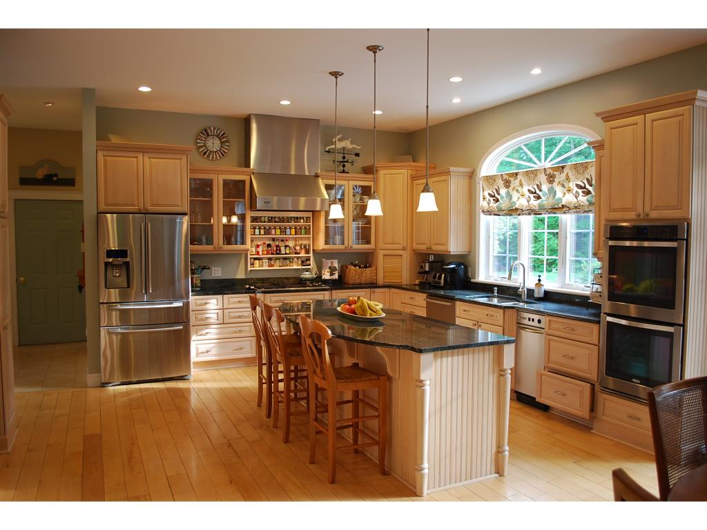 105 Sherborne Road Barrington, NH 03825 - Photo 1 of 36