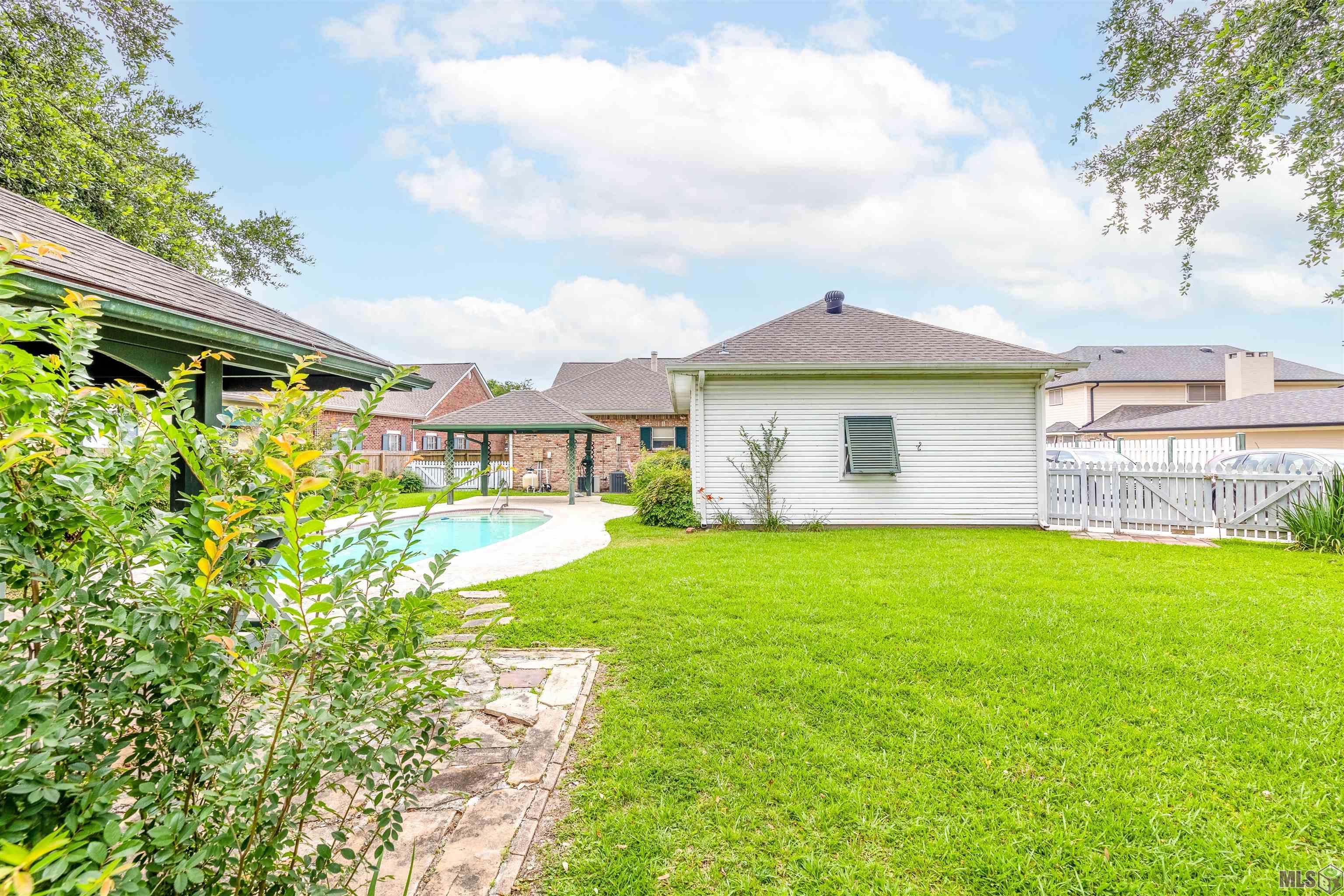 217 Tiger Tail Road Houma, LA 70360 - Photo 4 of 23 Gallery Image 4