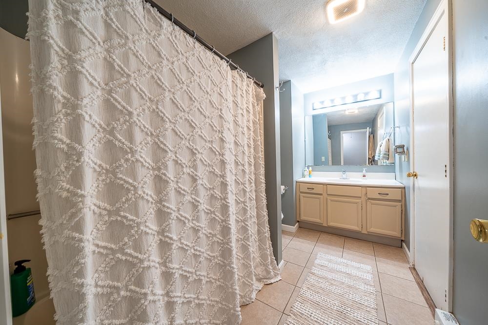 4 Stonegate Lane, Unit 4 Derry, NH 03038 - Photo 17 of 23