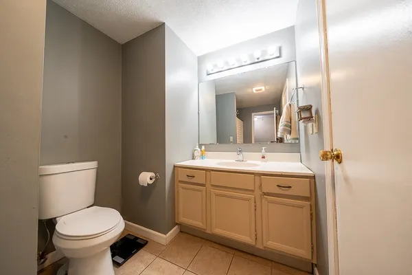 $335,000 | 4 Stonegate Lane, Unit 4, Derry, NH 03038