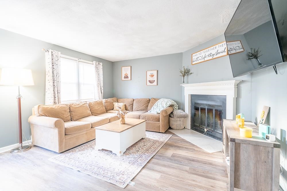 4 Stonegate Lane, Unit 4 Derry, NH 03038 - Photo 2 of 23