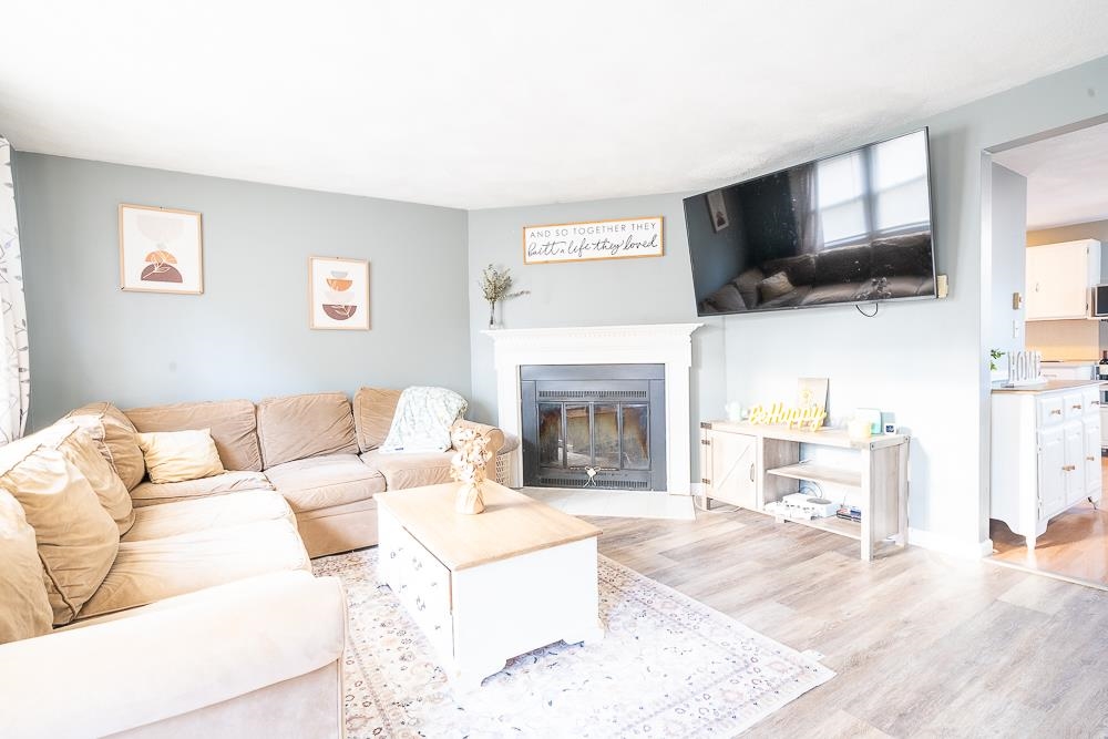 4 Stonegate Lane, Unit 4 Derry, NH 03038 - Photo 3 of 23