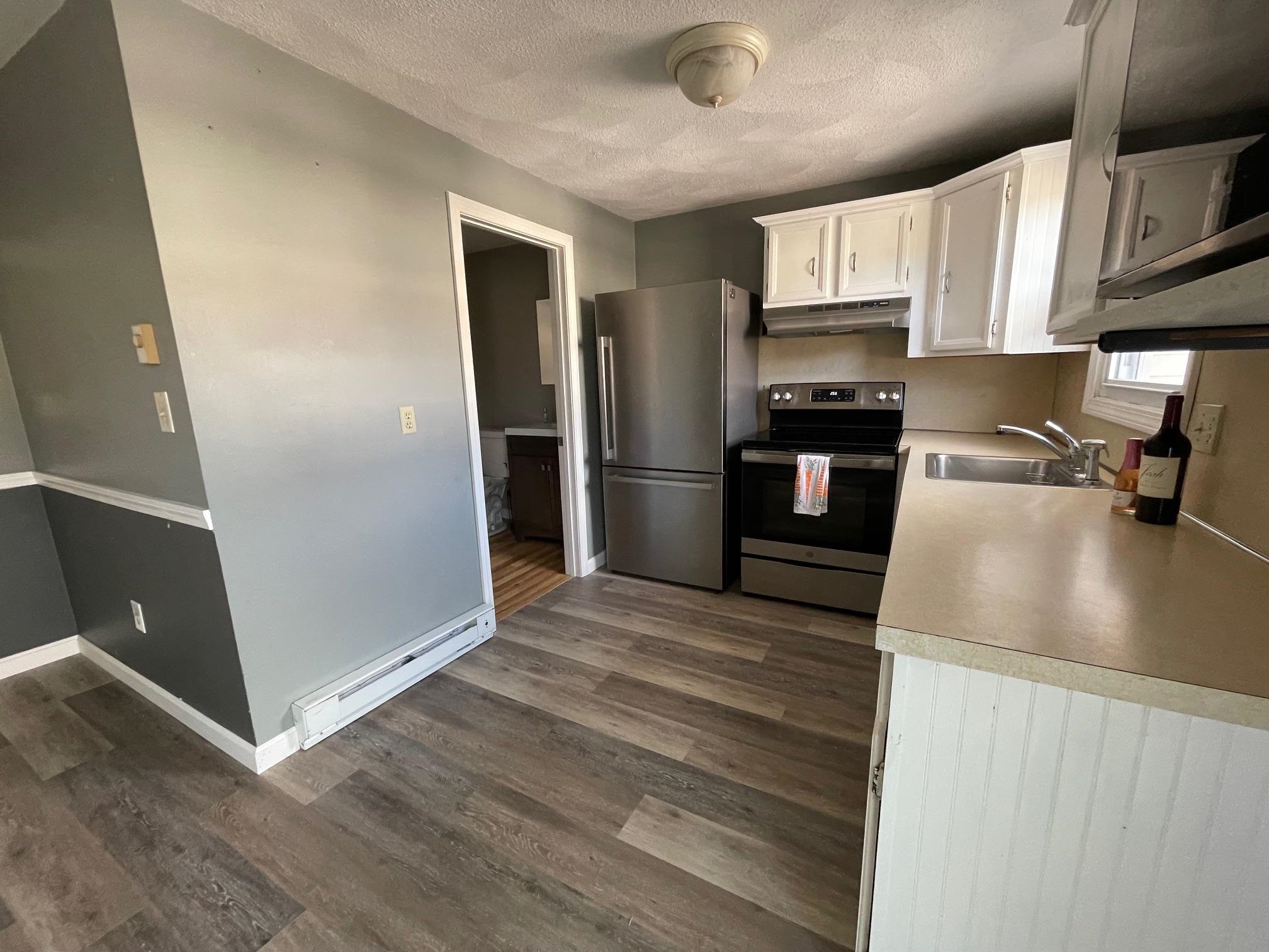 4 Stonegate Lane, Unit 4 Derry, NH 03038 - Photo 7 of 18