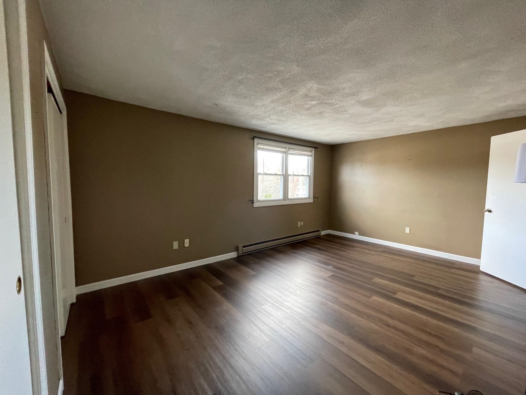 4 Stonegate Lane, Unit 4 Derry, NH 03038 - Photo 9 of 18