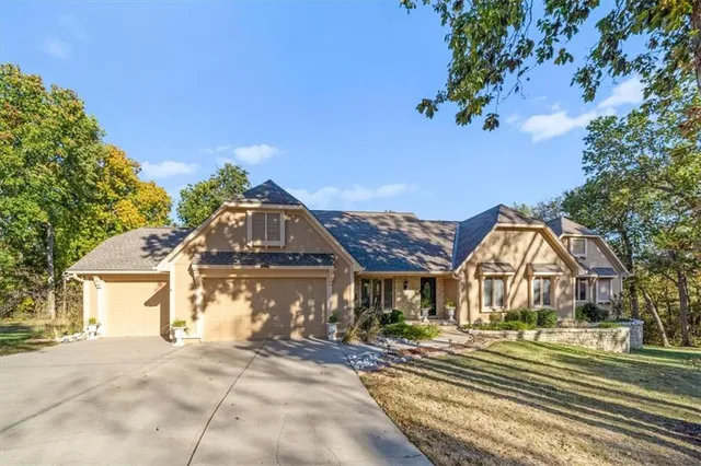 $759,000 | 26104 East 99th Street, Lee's Summit, MO 64086