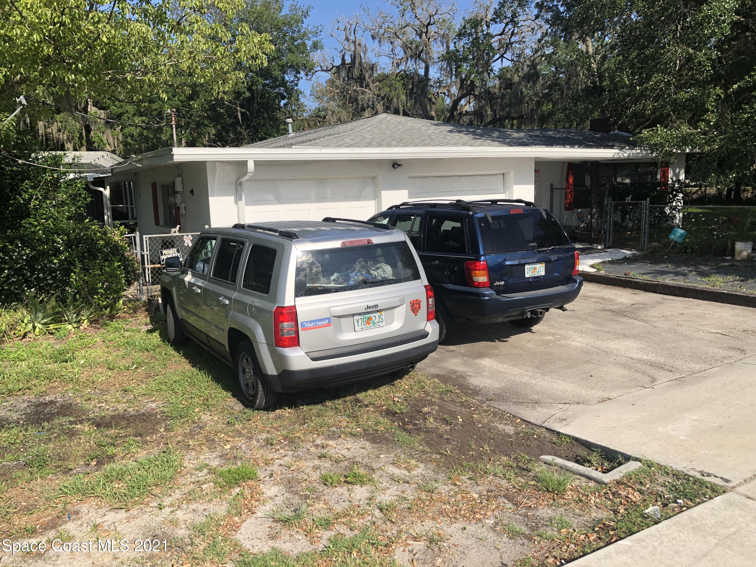 304 North Range Road Cocoa, FL 32926 - Photo 4 of 15 304 Garage