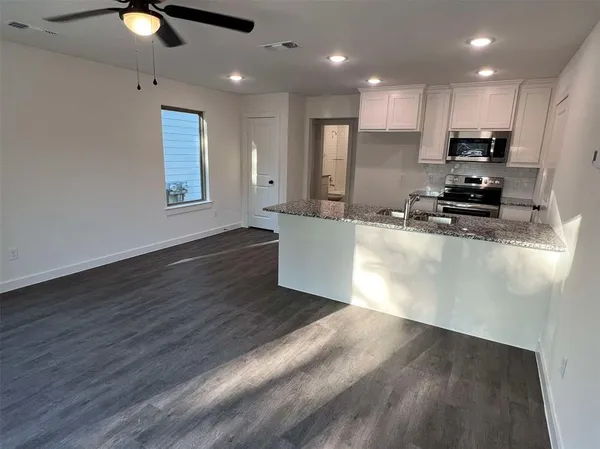 $1,295 | 2526 South Fannin Avenue, Denison, TX 75020