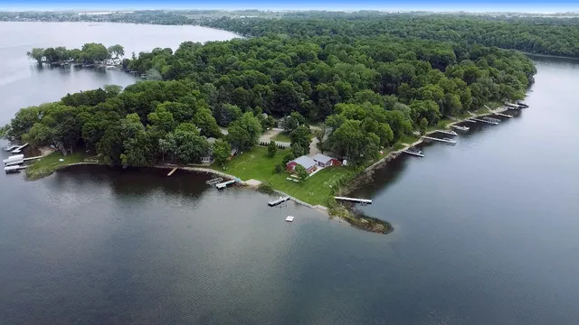 $795,000 | 13150 Maple Cir Drive Southeast, Glenwood, MN 56334