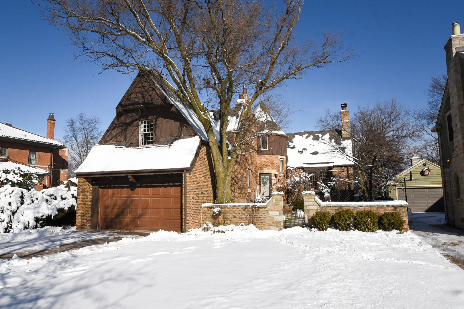 274 North Delaplaine Road Riverside, IL 60546 - Photo 1 of 50