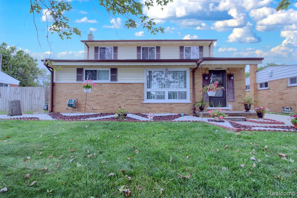 15739 Selwyn Road Southgate, MI 48195 - Photo 1 of 31 Gallery Image 1