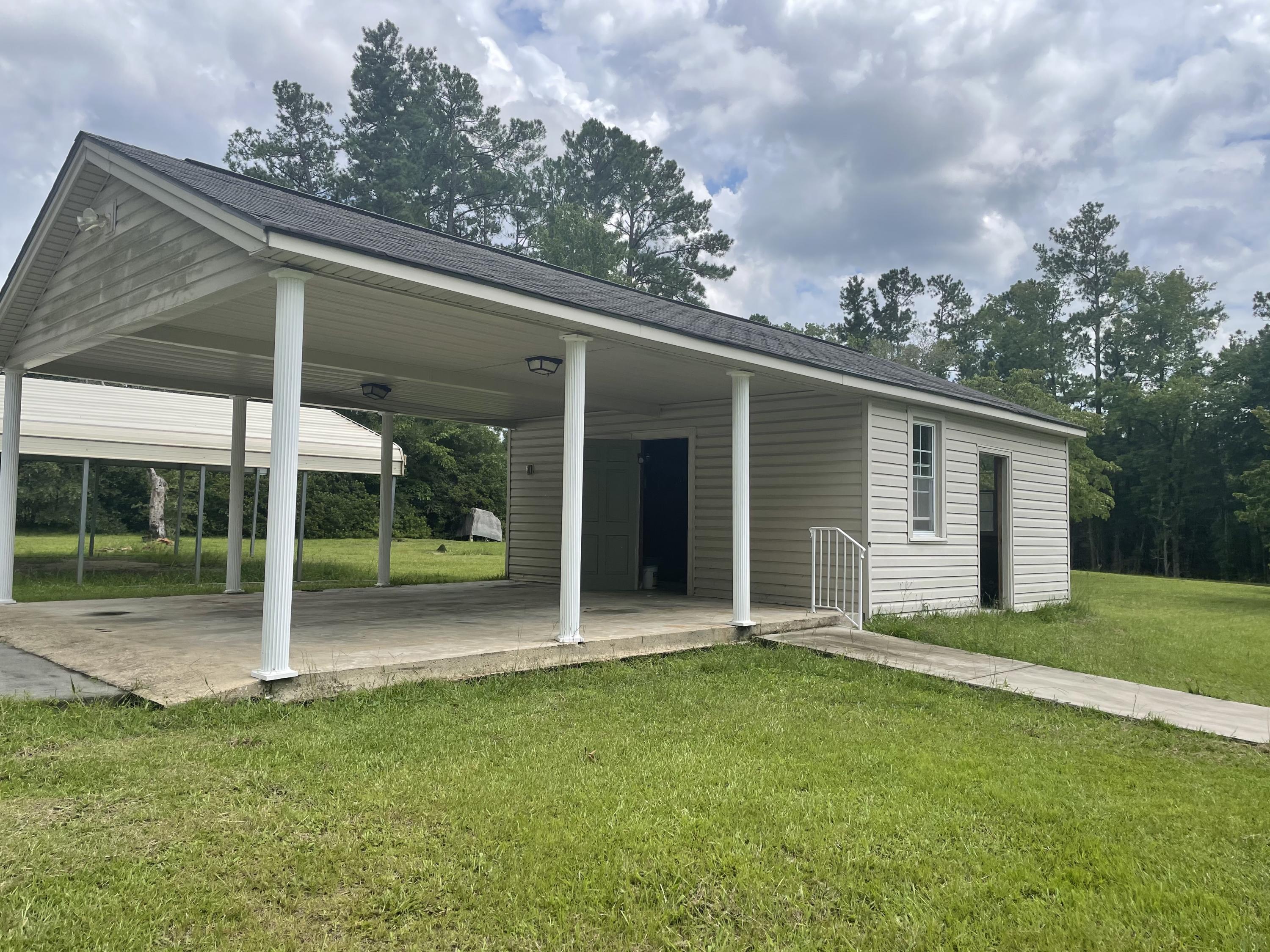 706 County Rd S-45-185 Kingstree, SC 29556 - Photo 19 of 20 IMG_8579