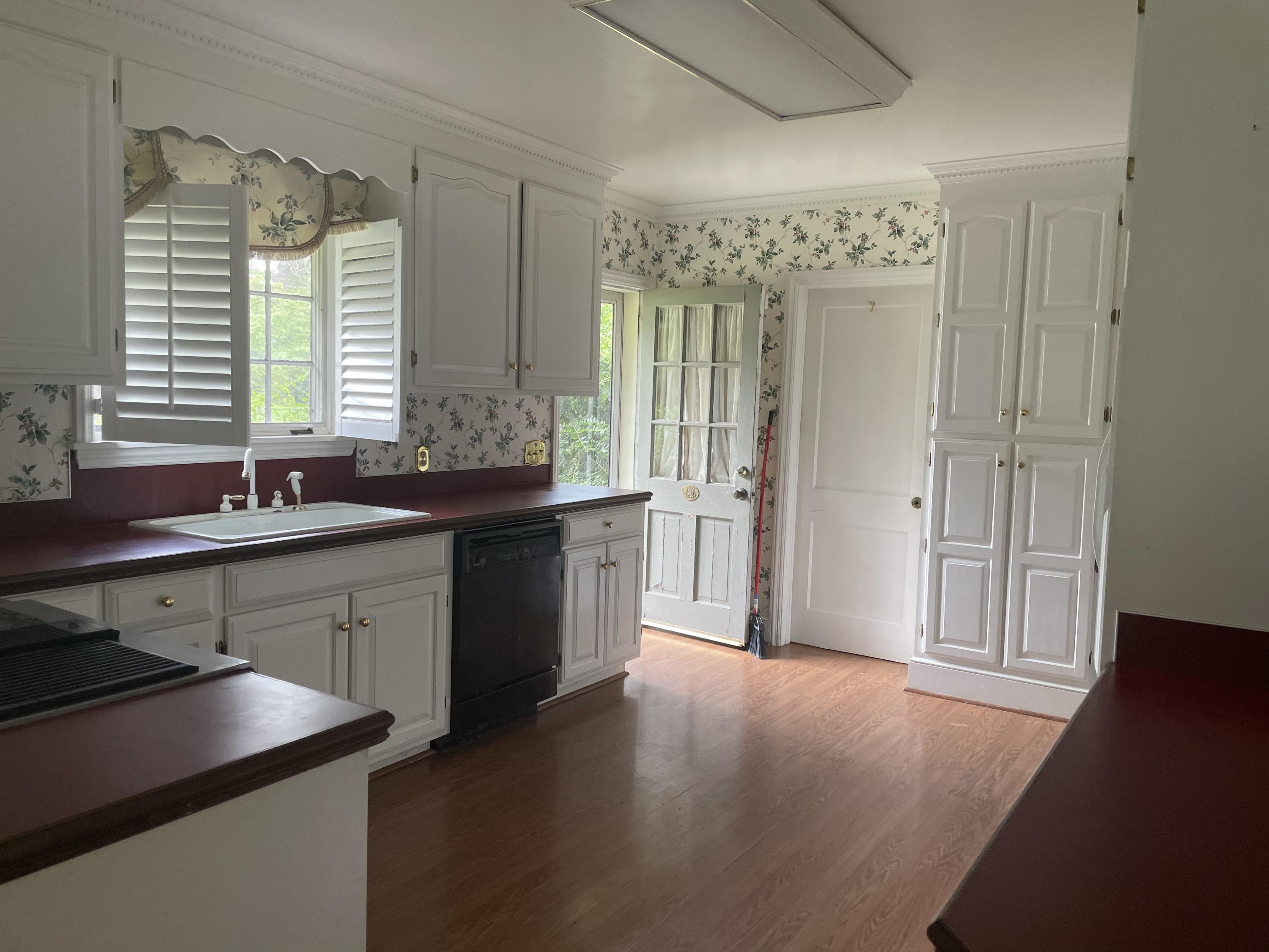 706 County Rd S-45-185 Kingstree, SC 29556 - Photo 4 of 20 IMG_8559