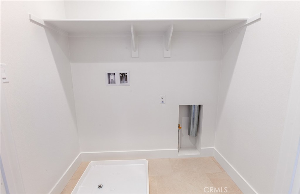 150 Bridle Drive Burbank, CA 91506 - Photo 27 of 36 a view of cupboard