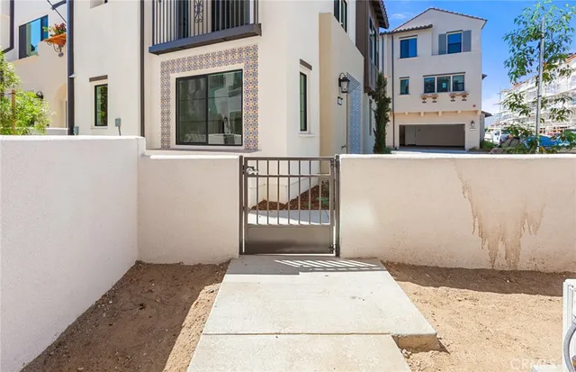 $1,249,329 | 150 Bridle Drive, Burbank, CA 91506