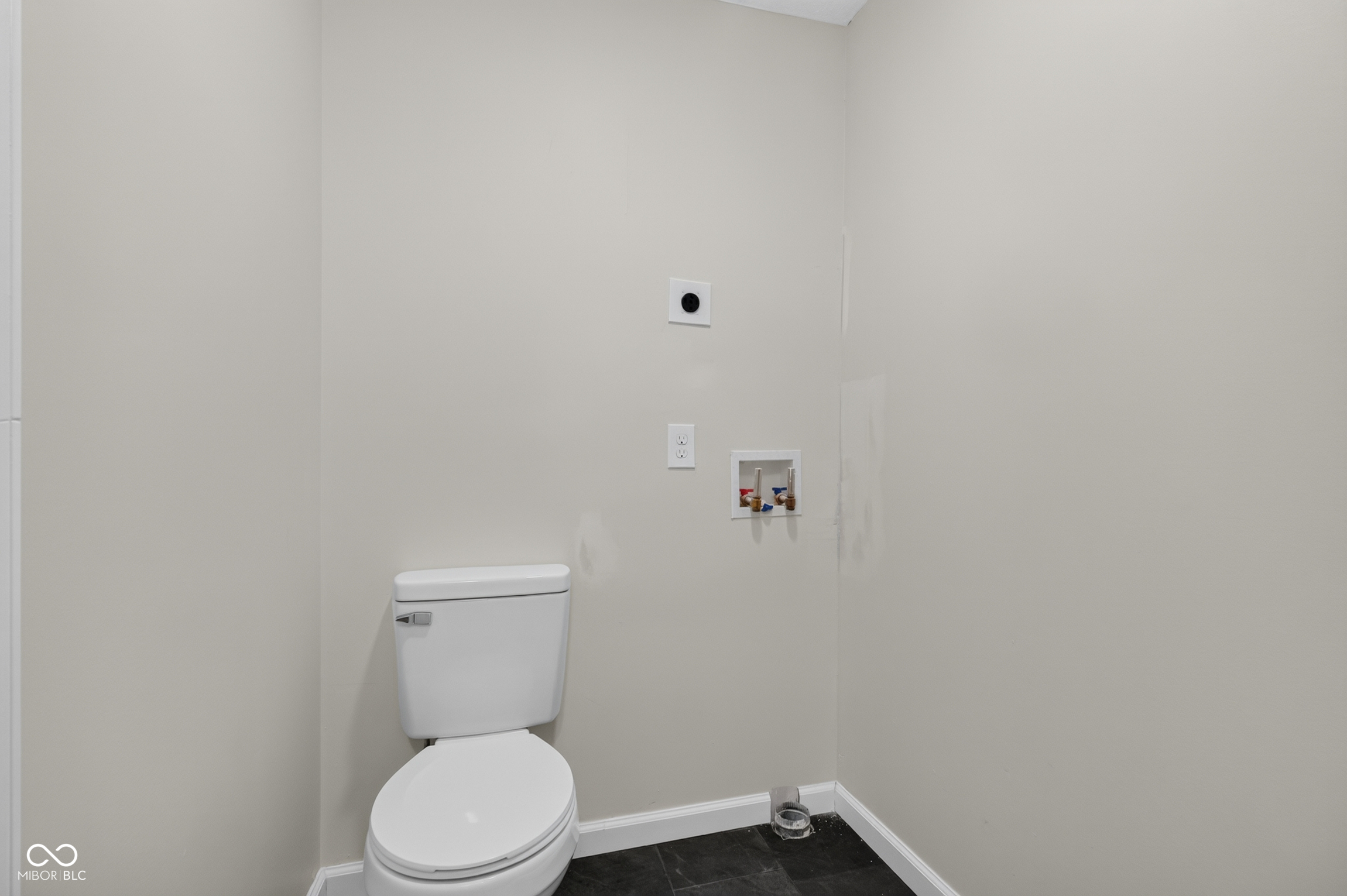 1407 Lawrence Road Carmel, IN 46033 - Photo 33 of 50 Gallery Image 33