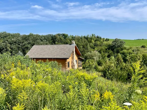 $1,050,000 | 8 Spring Grove, Mabel, MN 55954