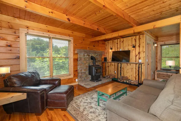 $1,050,000 | 8 Spring Grove, Mabel, MN 55954