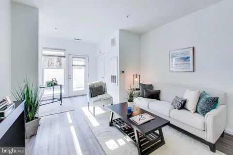 $320,000 | 8045 Newell Street, Unit 121, Silver Spring, MD 20910