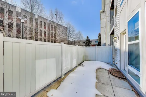 $320,000 | 8045 Newell Street, Unit 121, Silver Spring, MD 20910