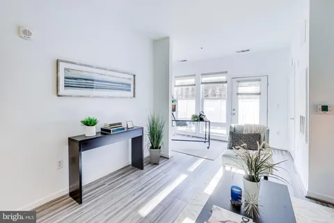 $320,000 | 8045 Newell Street, Unit 121, Silver Spring, MD 20910