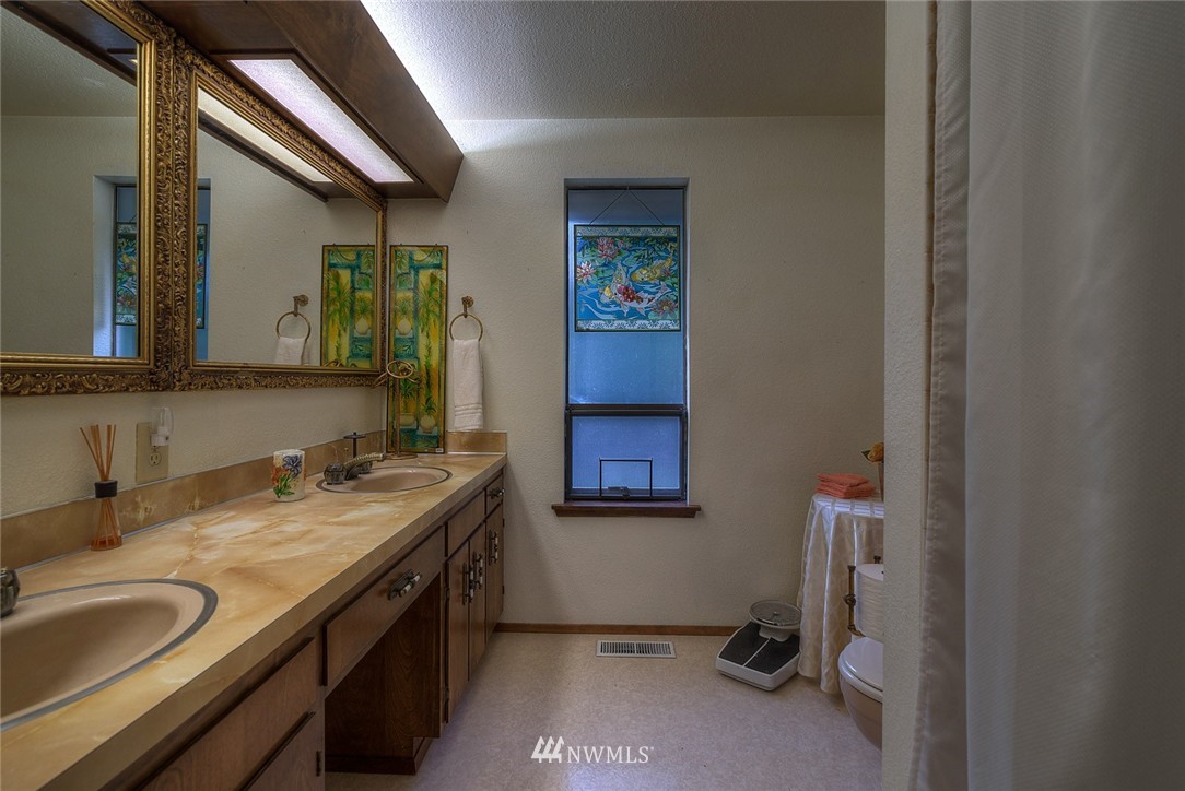 14950 Fagerud Road Southeast Olalla, WA 98359 - Photo 9 of 25 Gallery Image 9