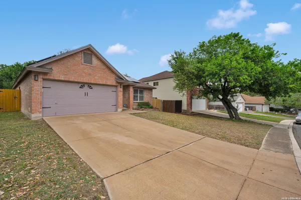 $1,995 | 9443 Sycamore Brook, San Antonio, TX 78254
