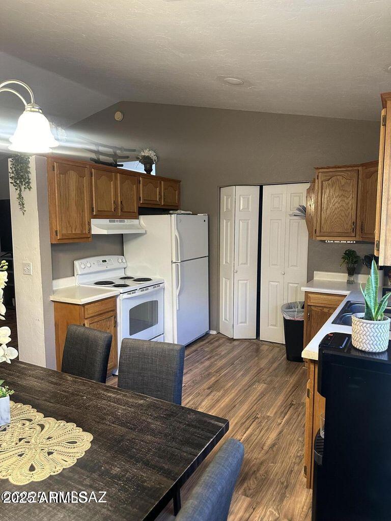 1249 Pendleton Drive Rio Rico, AZ 85648 - Photo 3 of 14 Kitchen