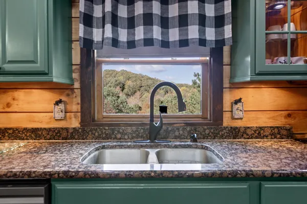 $600,000 | 161-155 Cherokee Ridge Drive, Ocoee, TN 37361