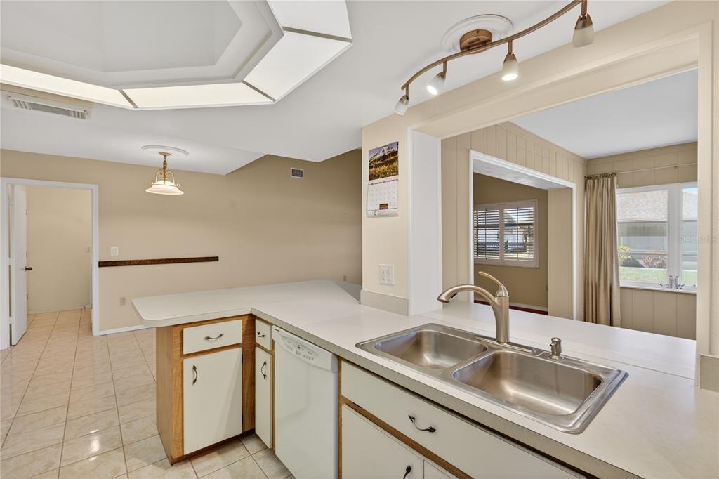 5852 Lincoln Road Venice, FL 34293 - Photo 11 of 61