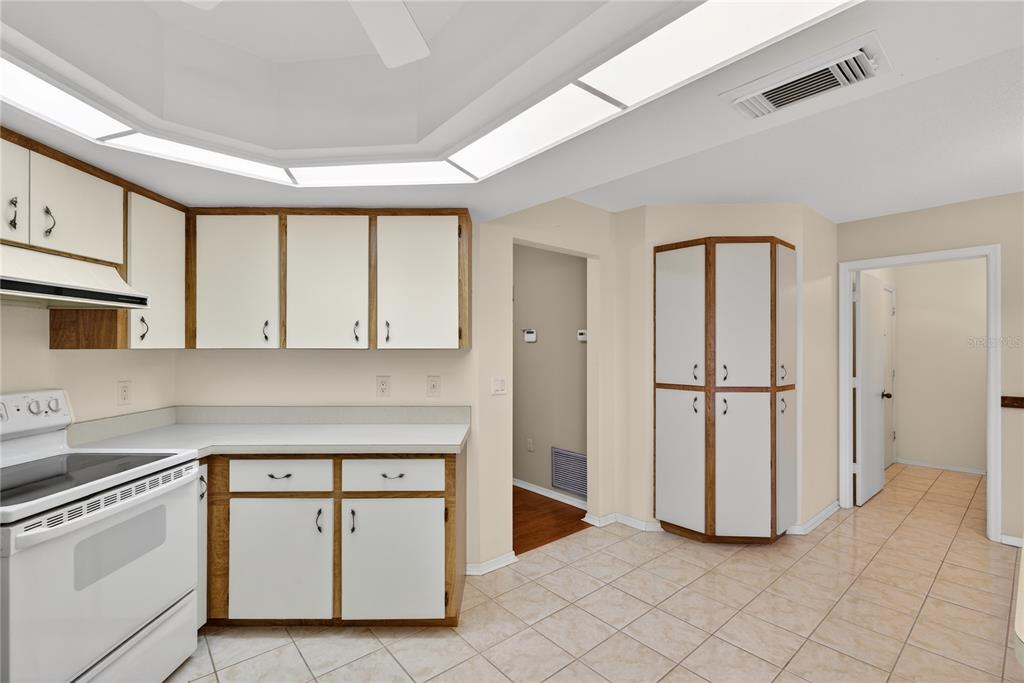 5852 Lincoln Road Venice, FL 34293 - Photo 13 of 61