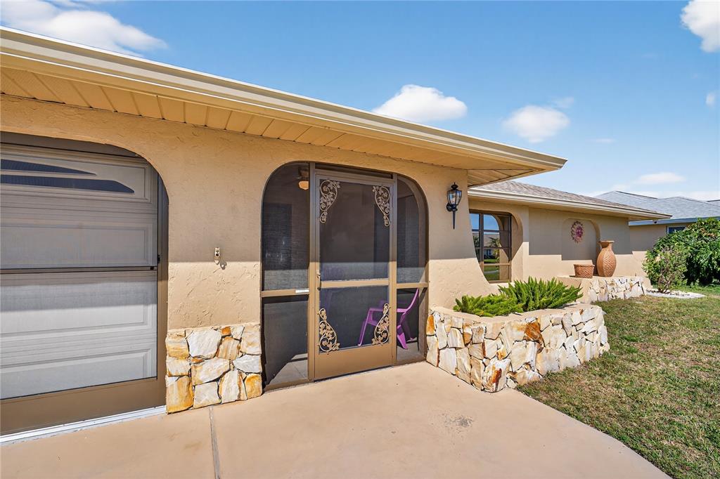 5852 Lincoln Road Venice, FL 34293 - Photo 3 of 61