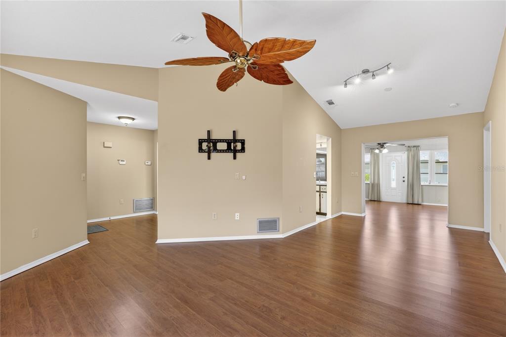 5852 Lincoln Road Venice, FL 34293 - Photo 8 of 61