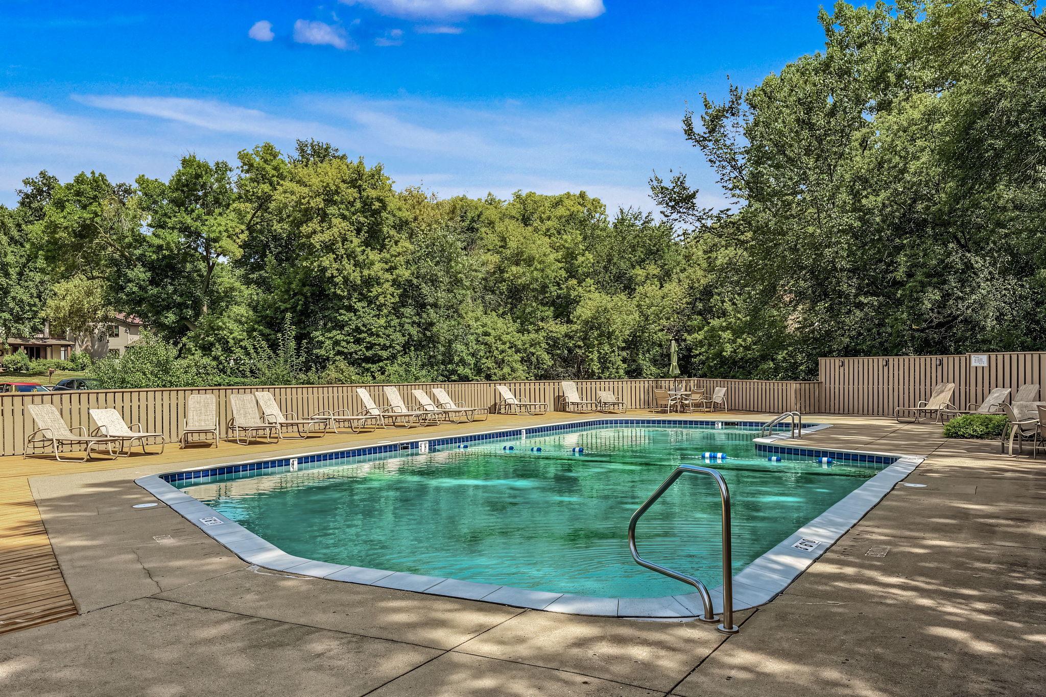 10275 Scarborough Road Bloomington, MN 55437 - Photo 36 of 38 Gallery Image 36