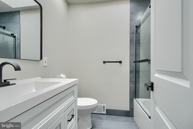 $840,000 | 11 Evarts Street Northeast, Washington, DC 20002