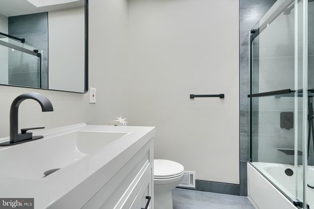 $840,000 | 11 Evarts Street Northeast, Washington, DC 20002