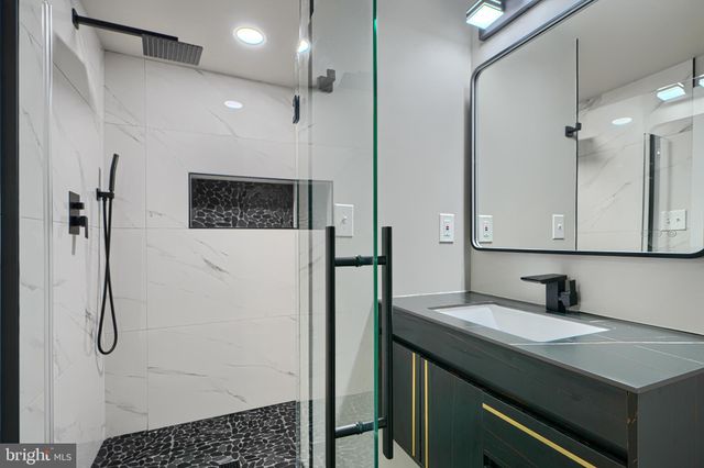 $840,000 | 11 Evarts Street Northeast, Washington, DC 20002