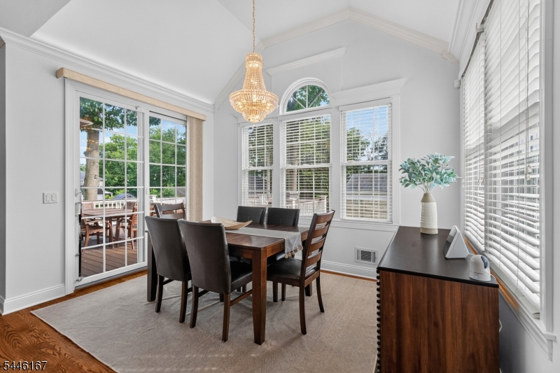 42 Evergreen Avenue Springfield, NJ 07081 - Photo 15 of 45