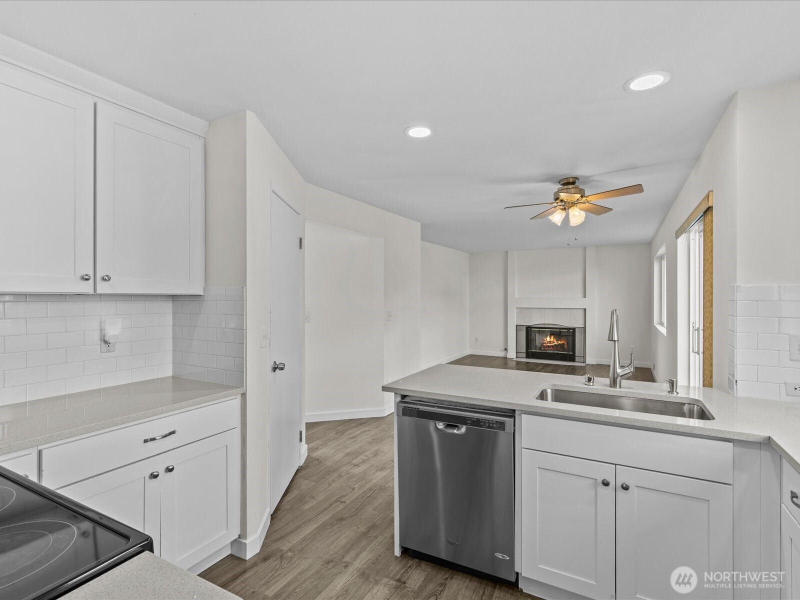 21234 Southeast 280th Street Maple Valley, WA 98038 - Photo 12 of 40