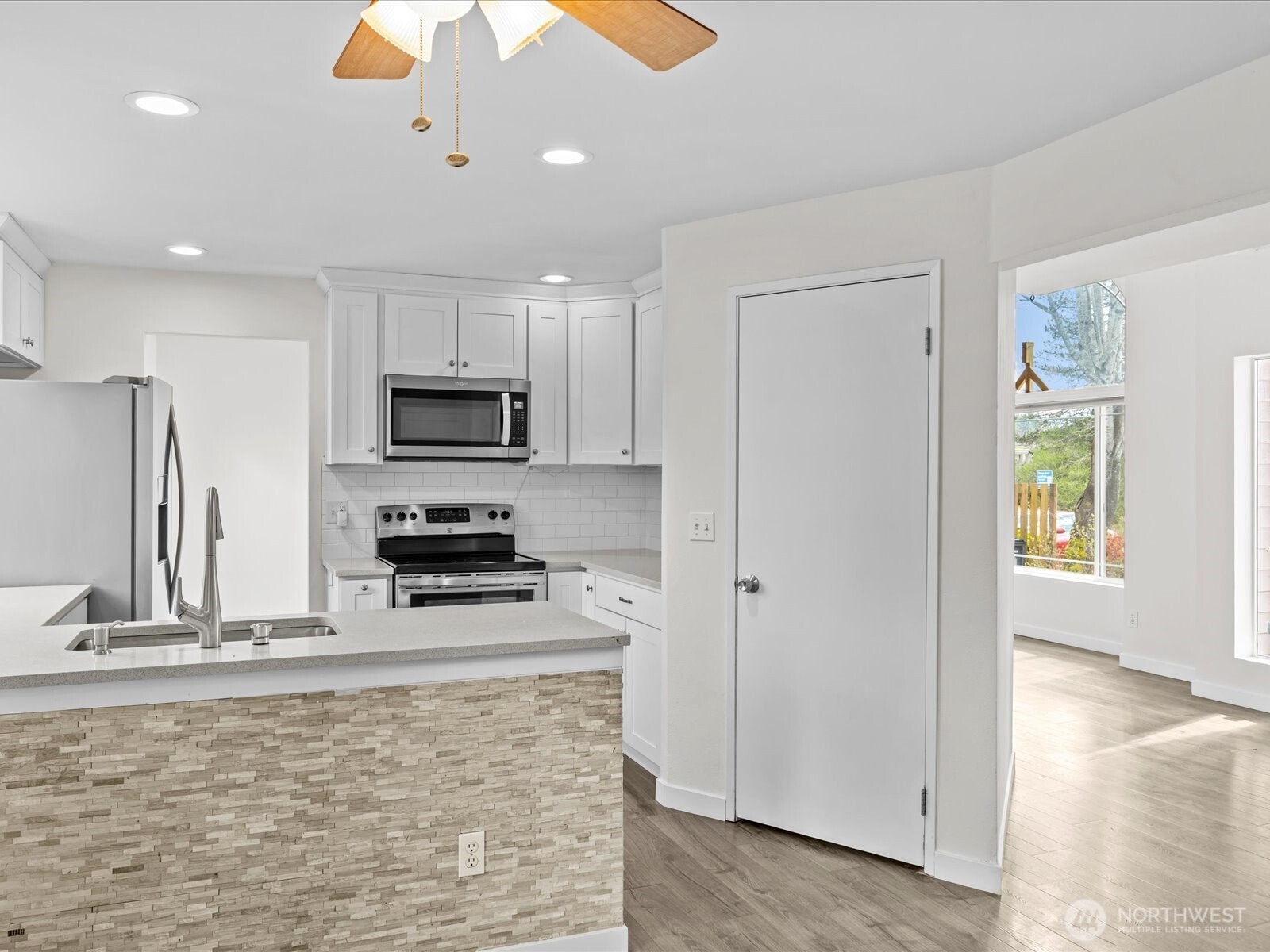 21234 Southeast 280th Street Maple Valley, WA 98038 - Photo 13 of 40