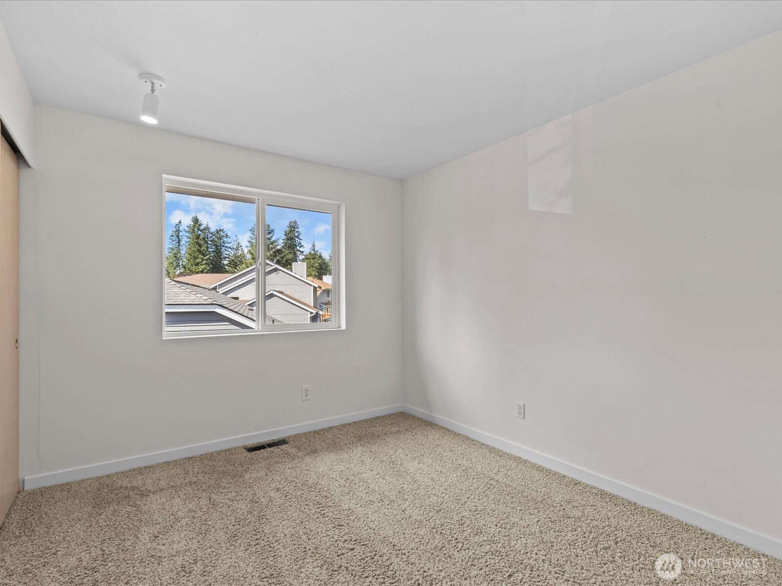 21234 Southeast 280th Street Maple Valley, WA 98038 - Photo 31 of 40