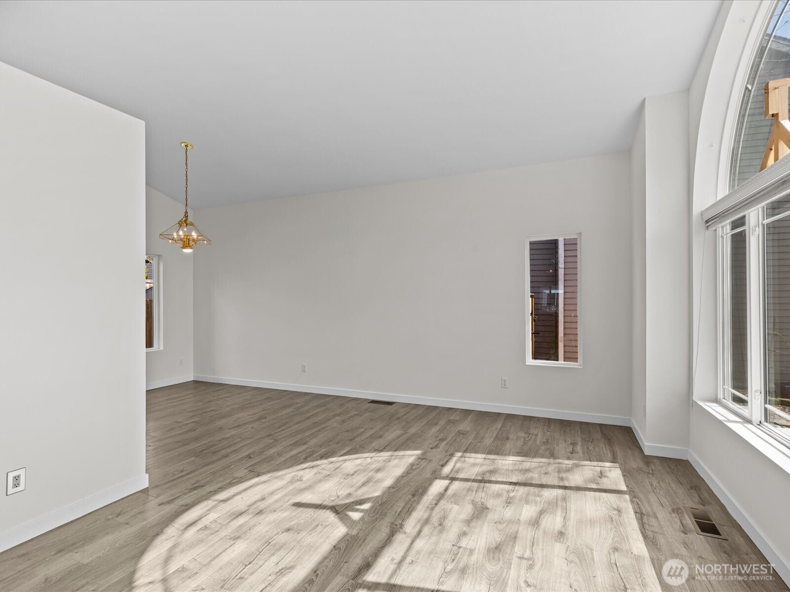 21234 Southeast 280th Street Maple Valley, WA 98038 - Photo 6 of 40