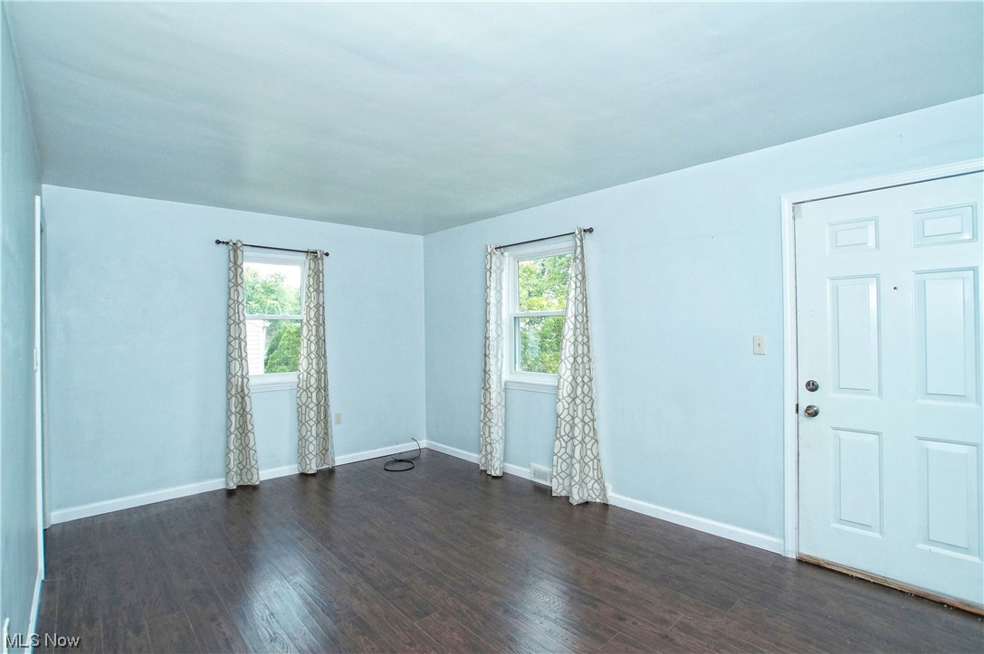 1036 Quentin Road Eastlake, OH 44095 - Photo 5 of 22 Gallery Image 5